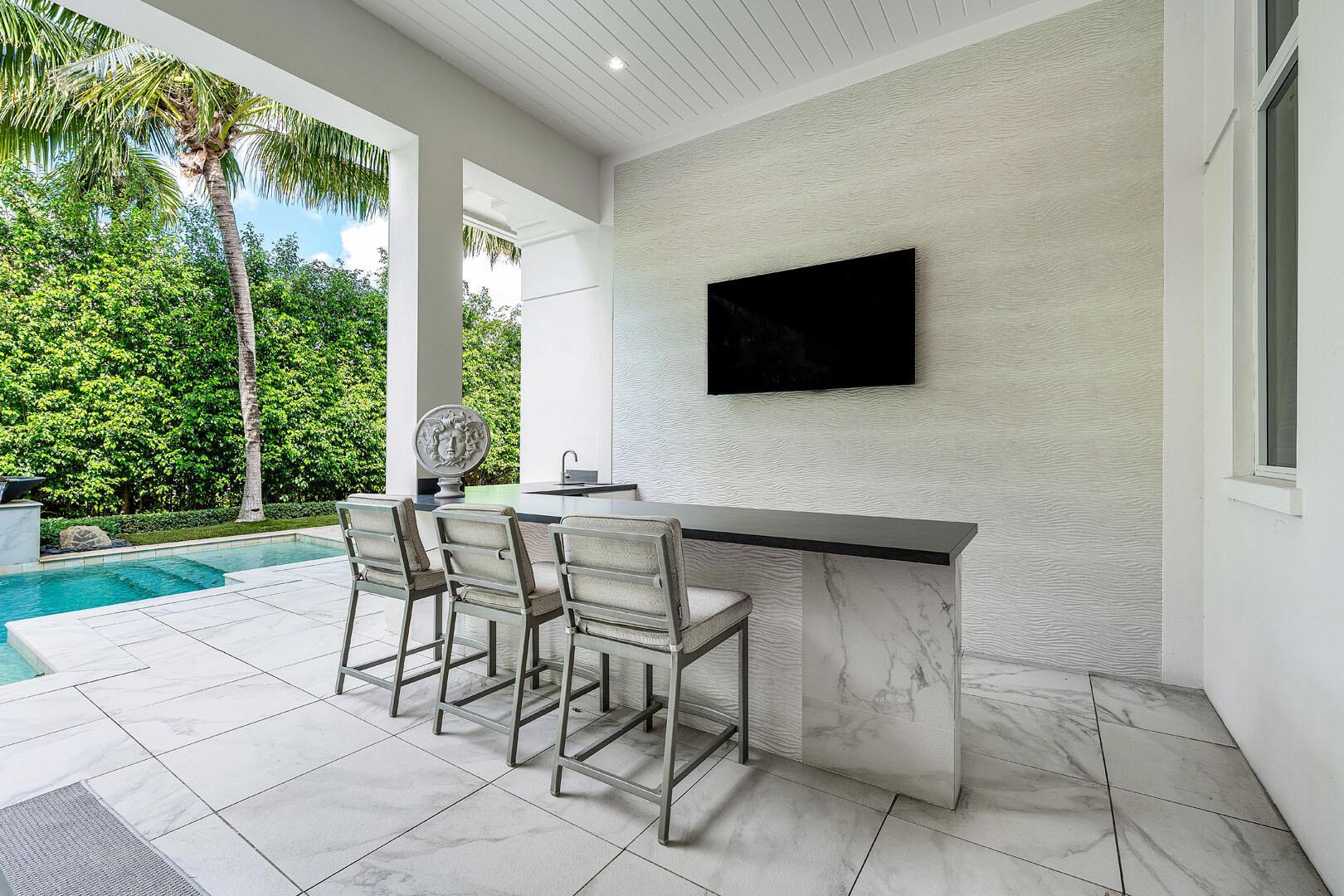 ROYAL PALM YACHT & COUNTR - Residential