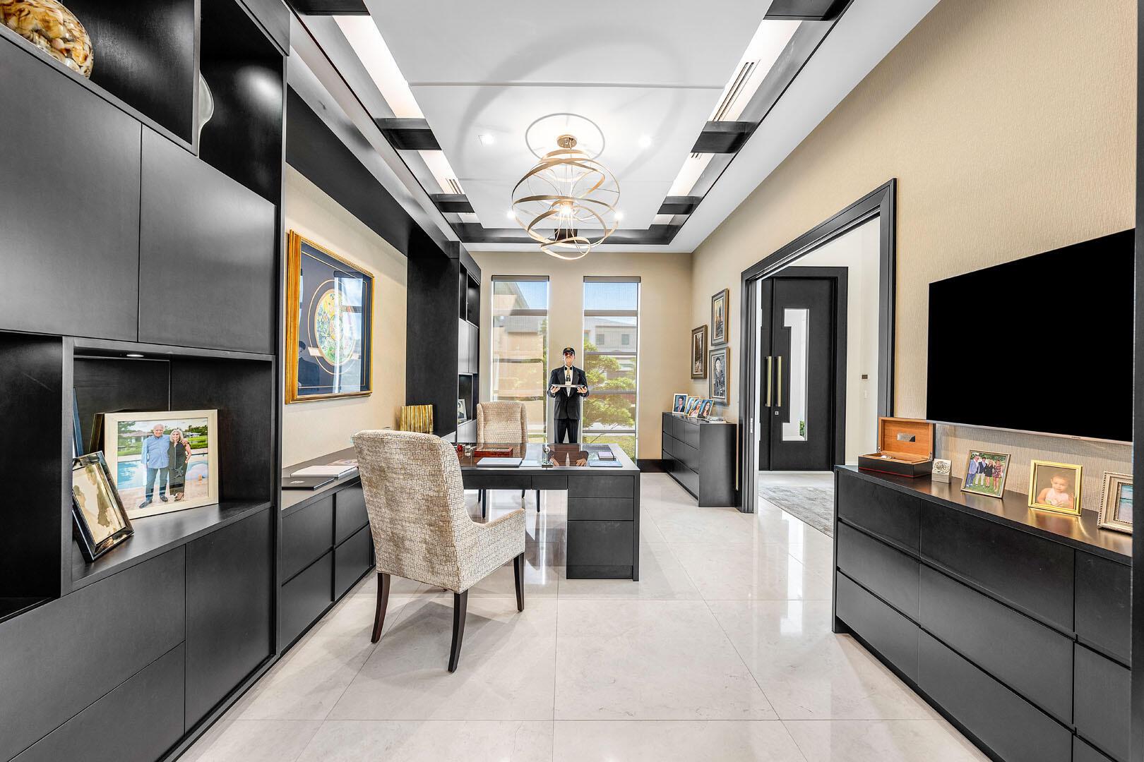 ROYAL PALM YACHT & COUNTR - Residential