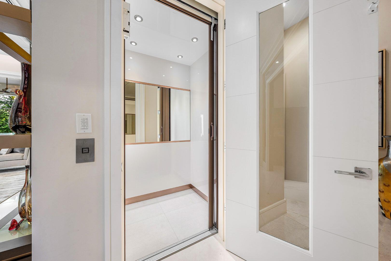 ROYAL PALM YACHT & COUNTR - Residential