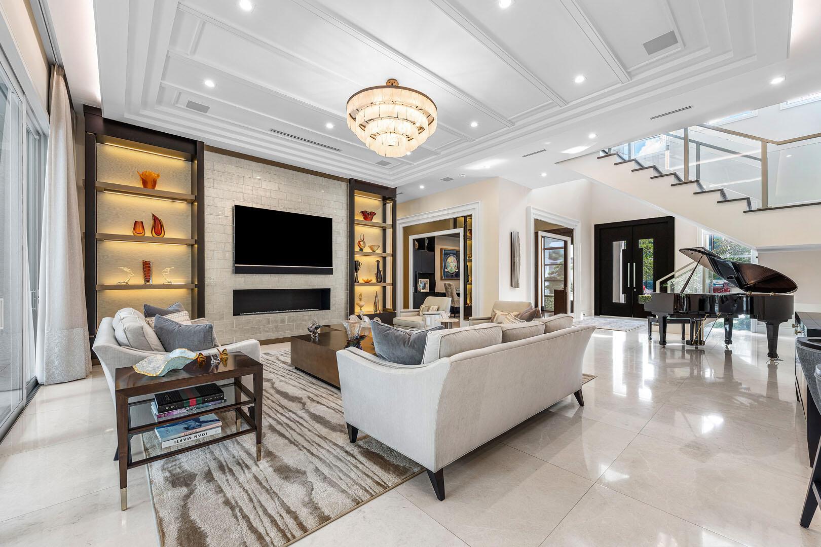 ROYAL PALM YACHT & COUNTR - Residential