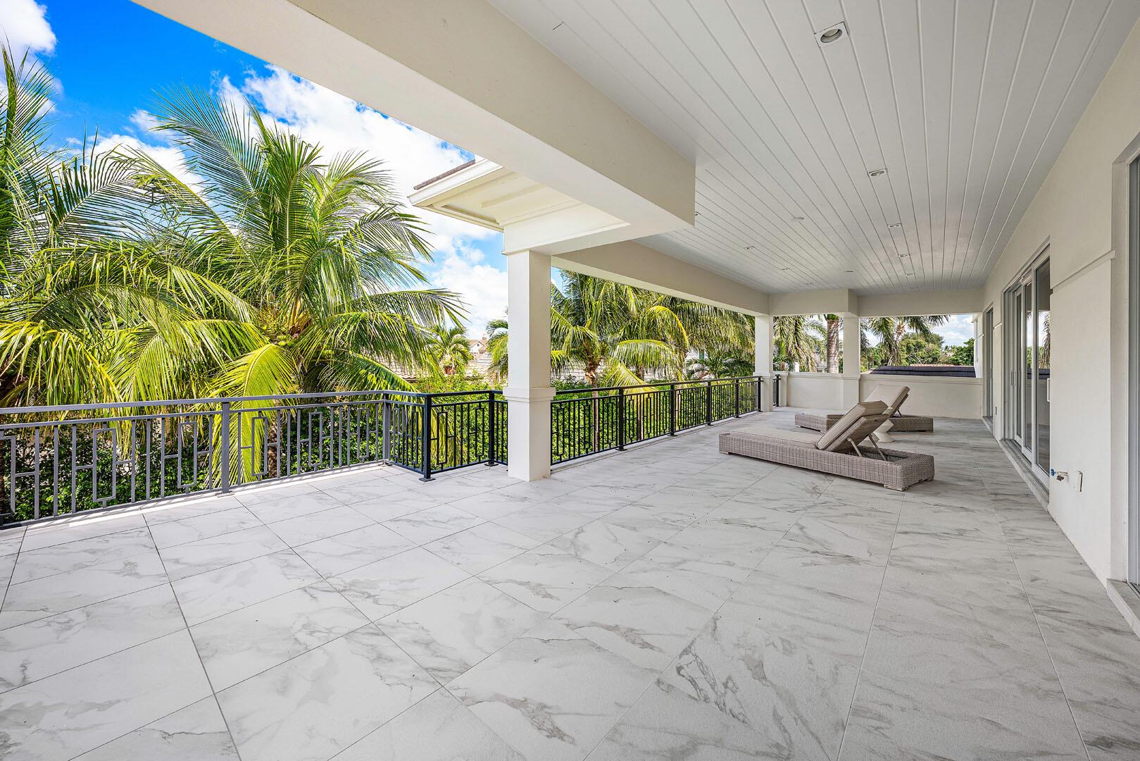 ROYAL PALM YACHT & COUNTR - Residential