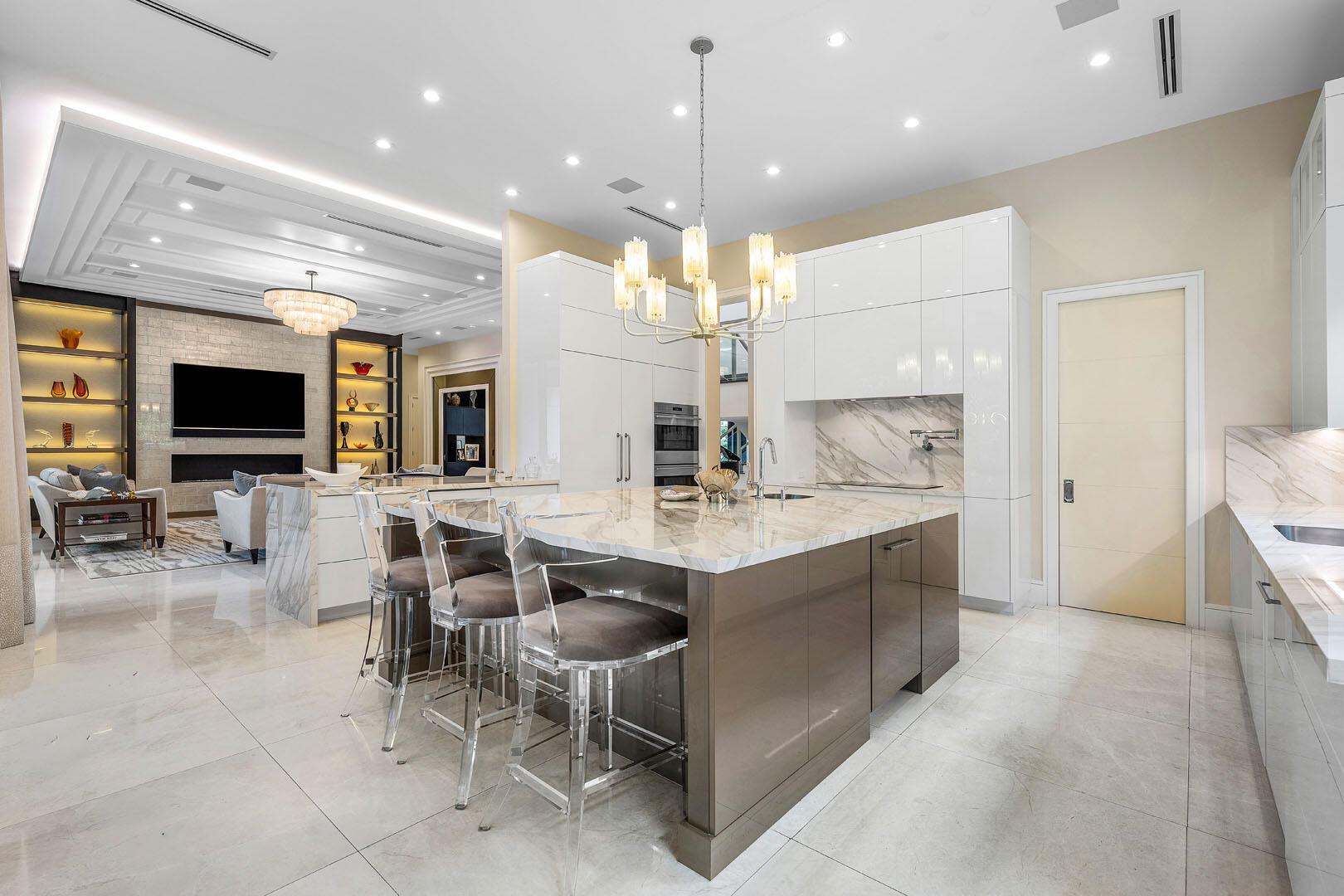 ROYAL PALM YACHT & COUNTR - Residential