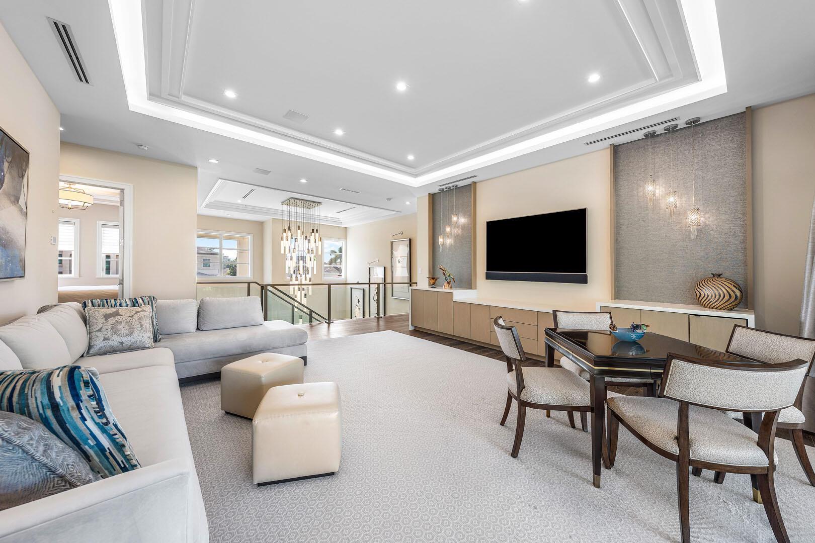 ROYAL PALM YACHT & COUNTR - Residential