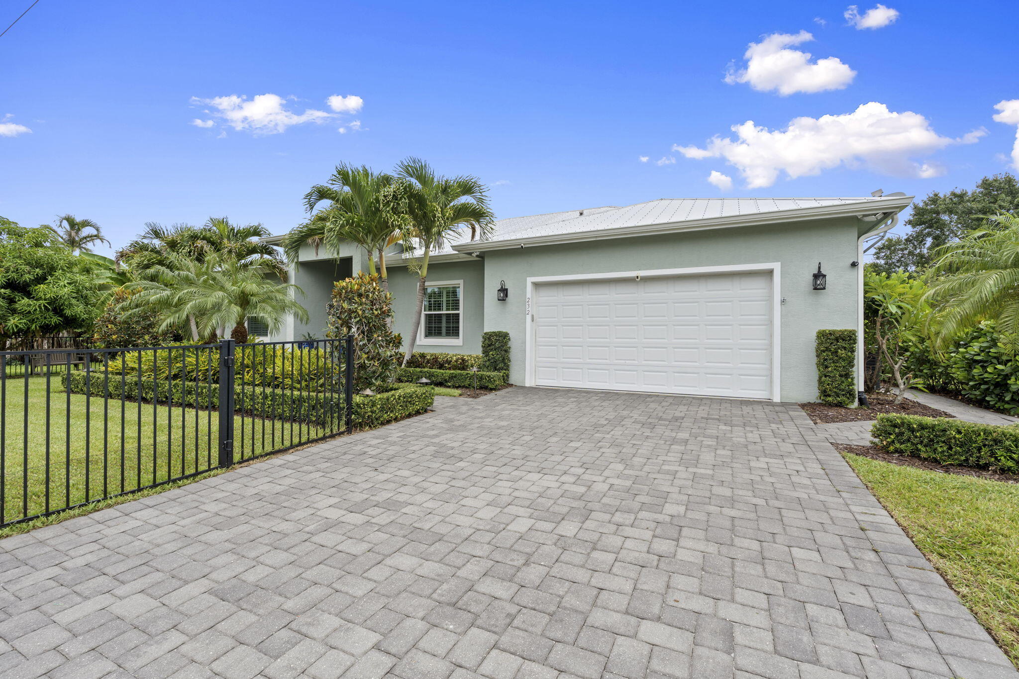 232 SW INDIAN GROVES Drive