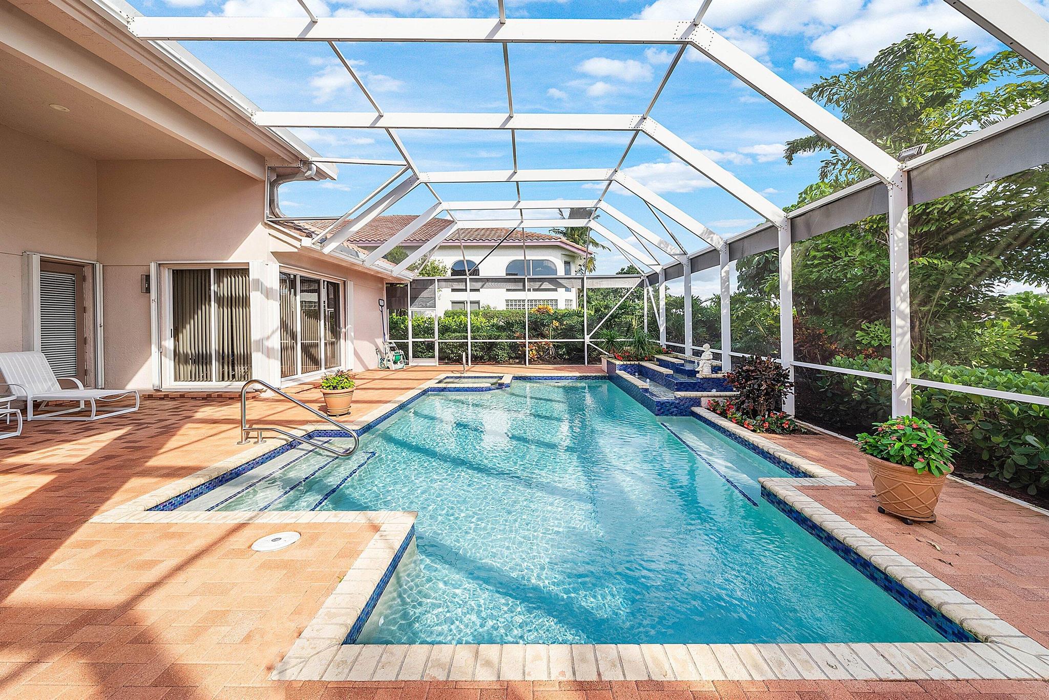 ENCANTADA - Residential