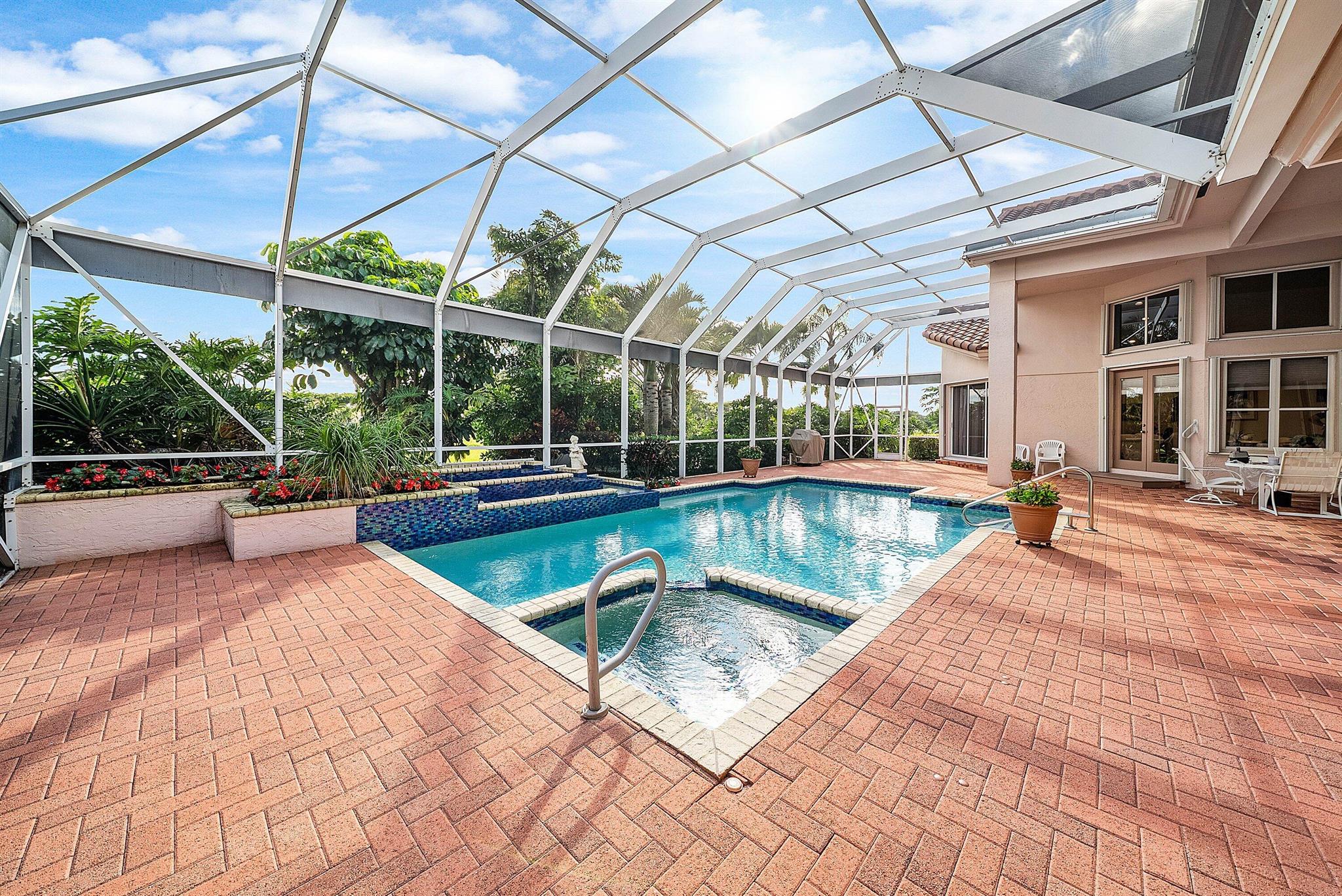 ENCANTADA - Residential