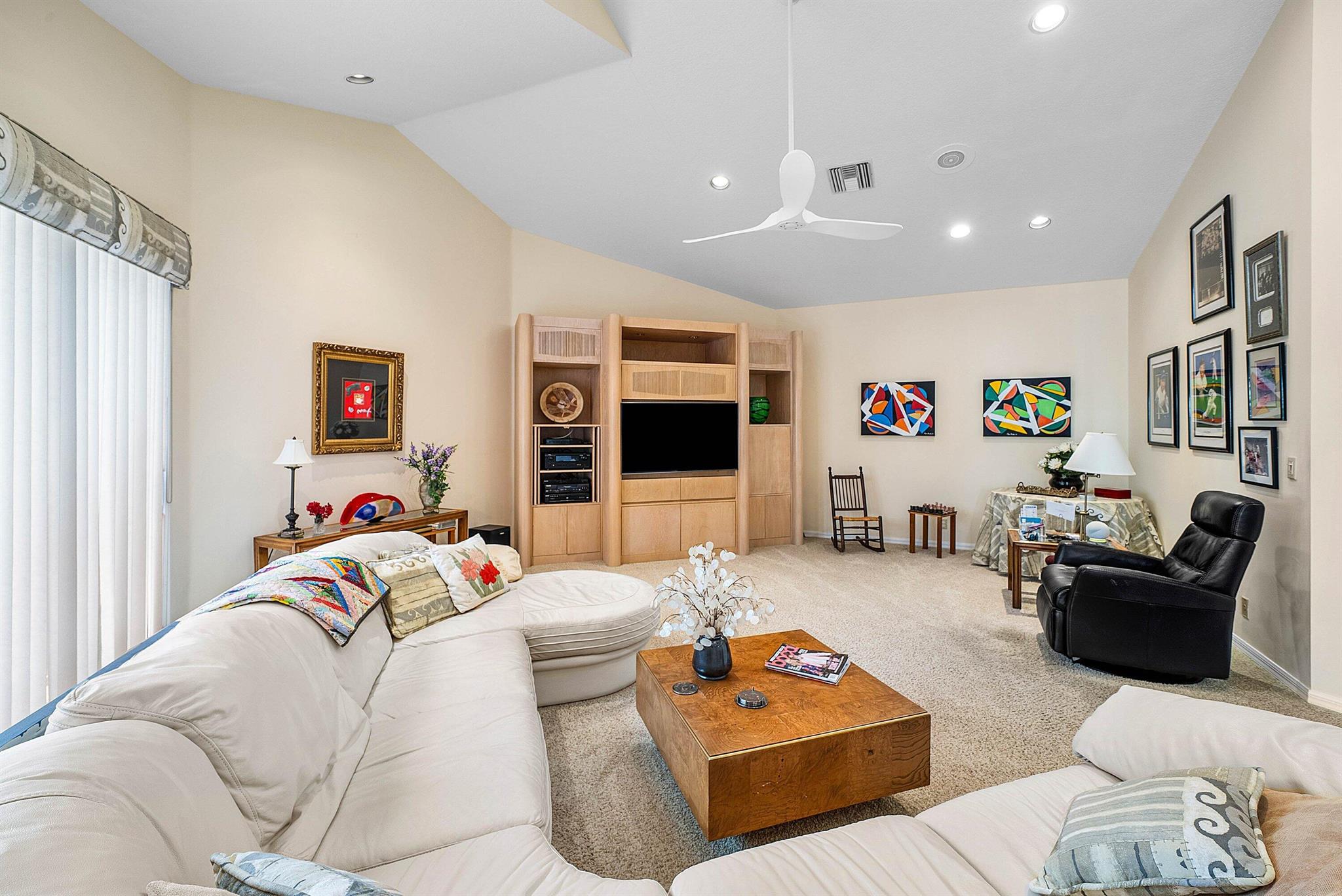 ENCANTADA - Residential