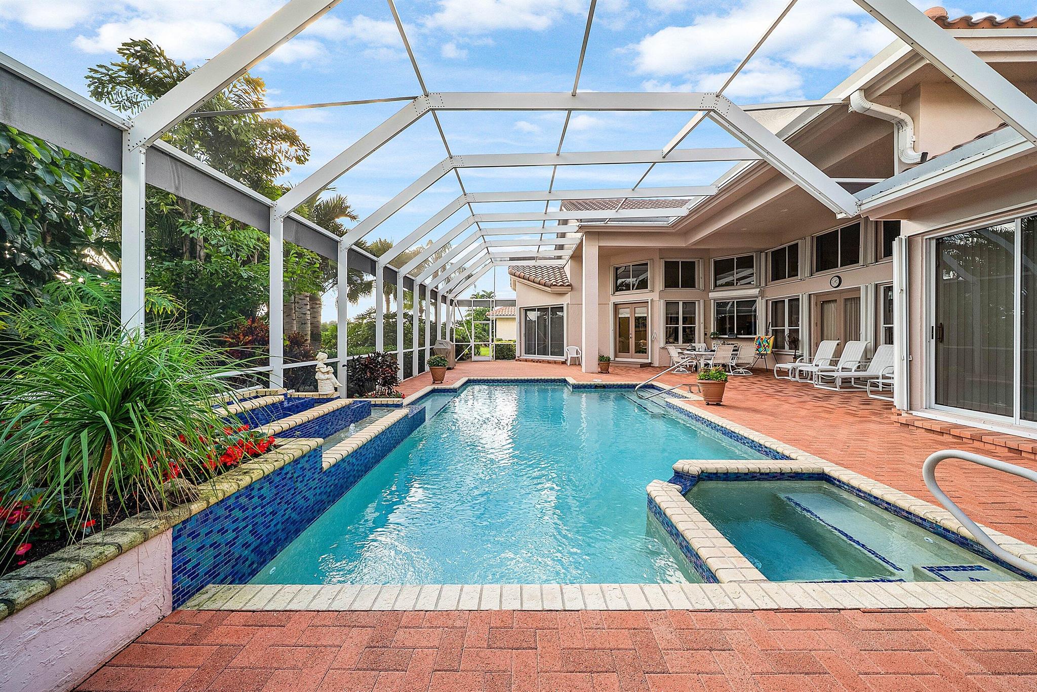 ENCANTADA - Residential