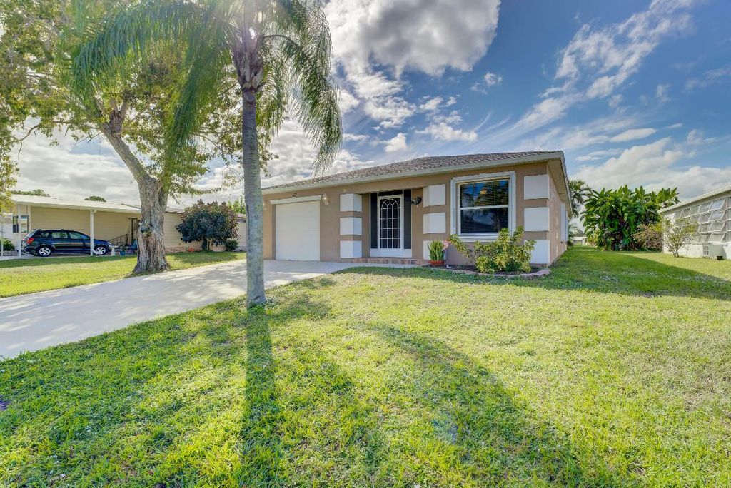 Photo of 43 San Roberto, Fort Pierce, FL 34951 (MLS # R10932407)