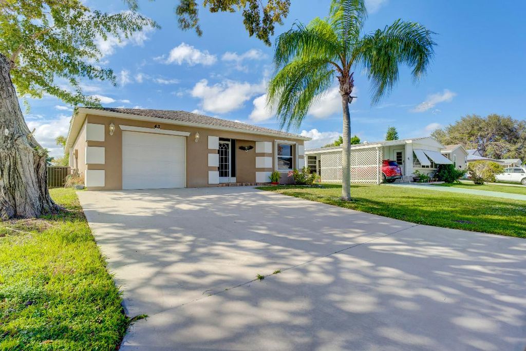 Photo of 43 San Roberto, Fort Pierce, FL 34951 (MLS # R10932407)