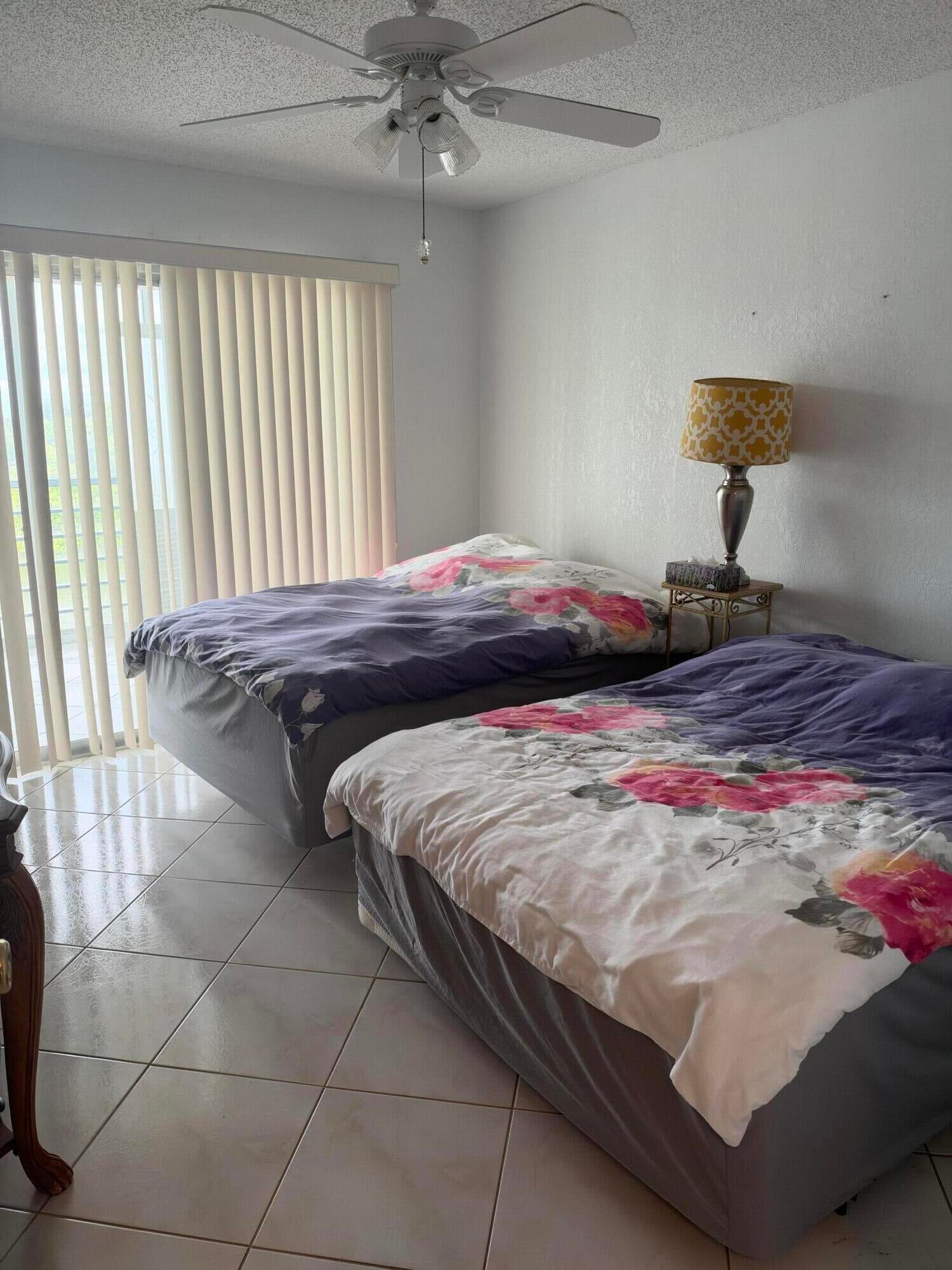 4046 AINSLIE C