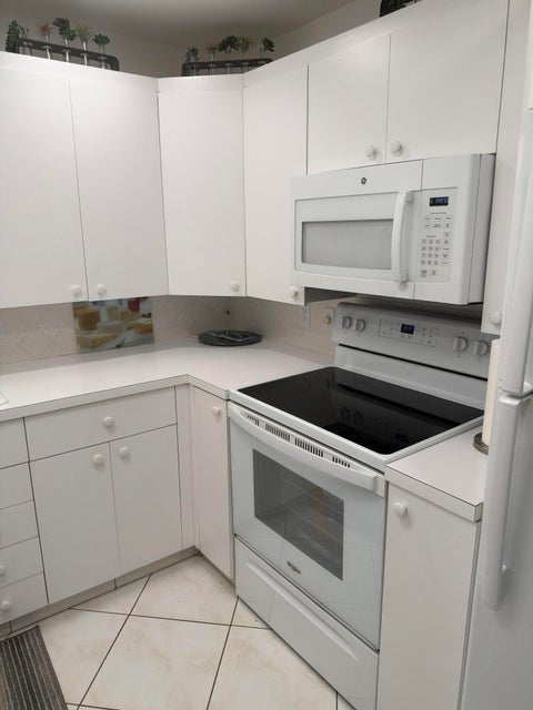 Photo of 4046 AINSLIE C, Boca Raton, FL 33434 (MLS # B26090379)