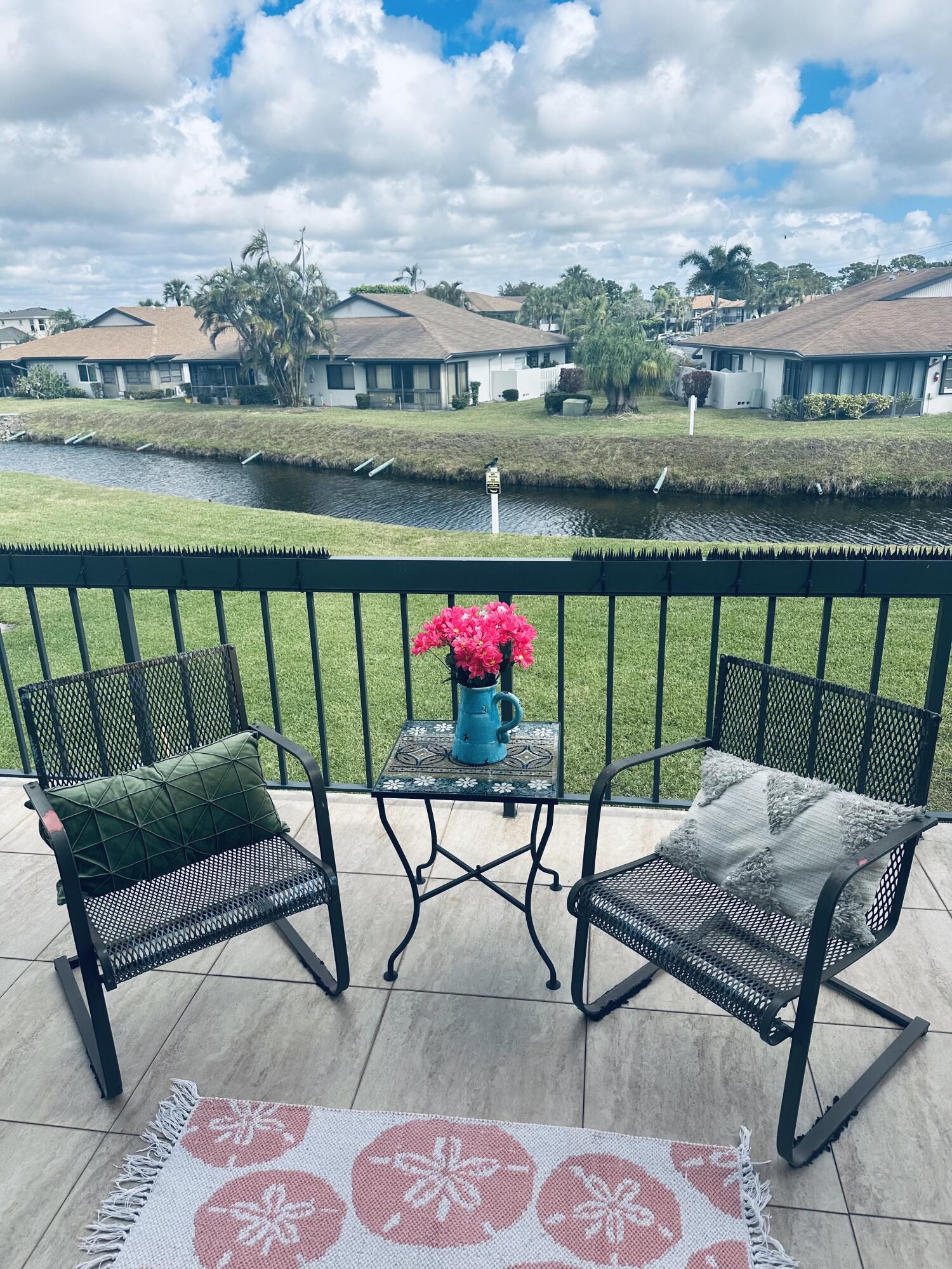 PALM GREENS AT VILLA DEL RAY CONDO II - Residential