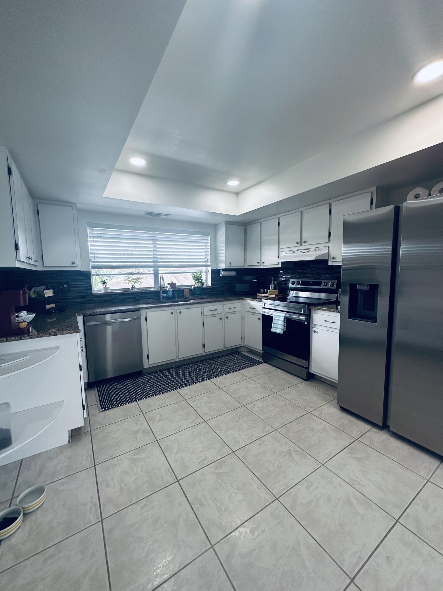 PALM GREENS AT VILLA DEL RAY CONDO II - Residential