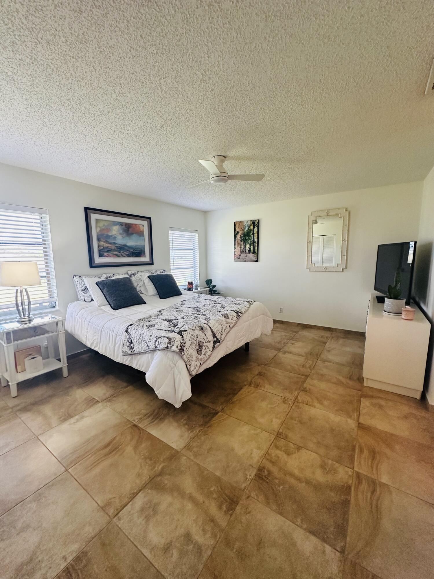 PALM GREENS AT VILLA DEL RAY CONDO II - Residential