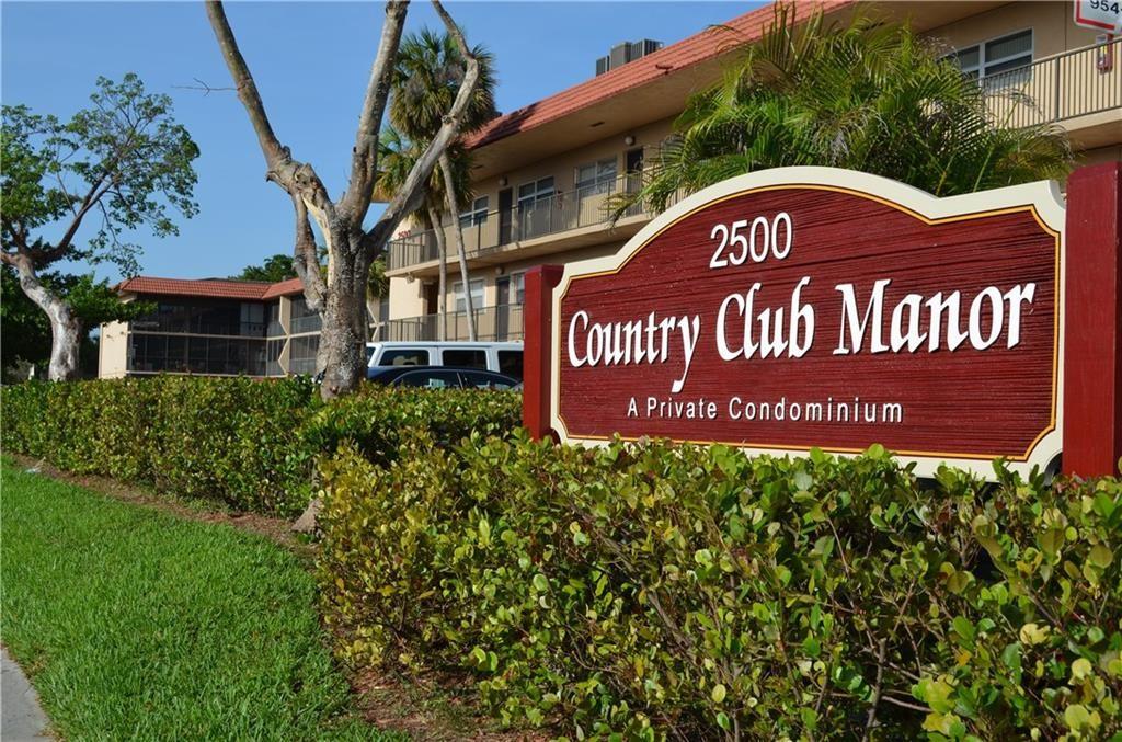 COUNTRY CLUB MANOR - Residential