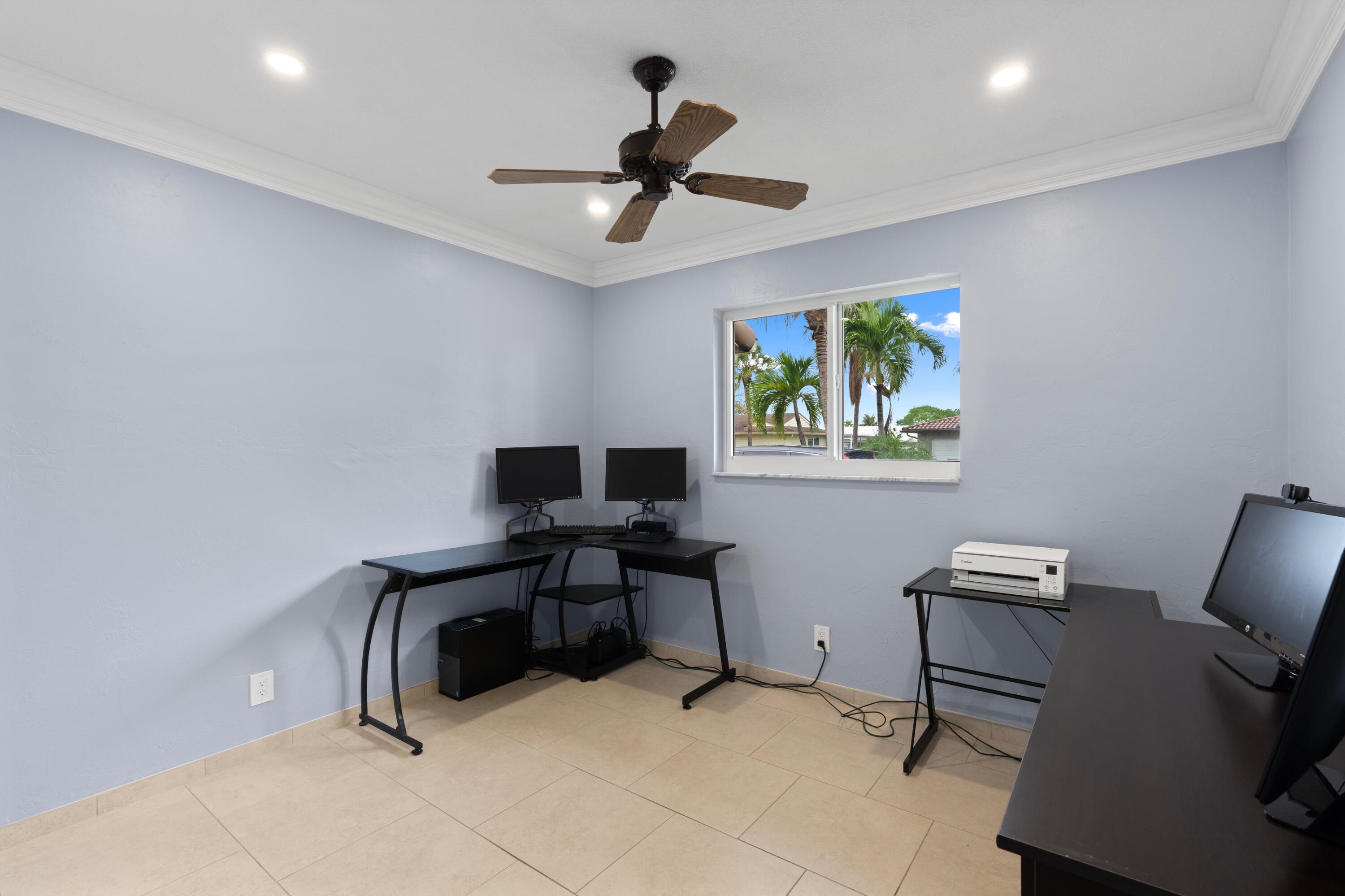 BOCA RATON SQUARE 16 - Residential