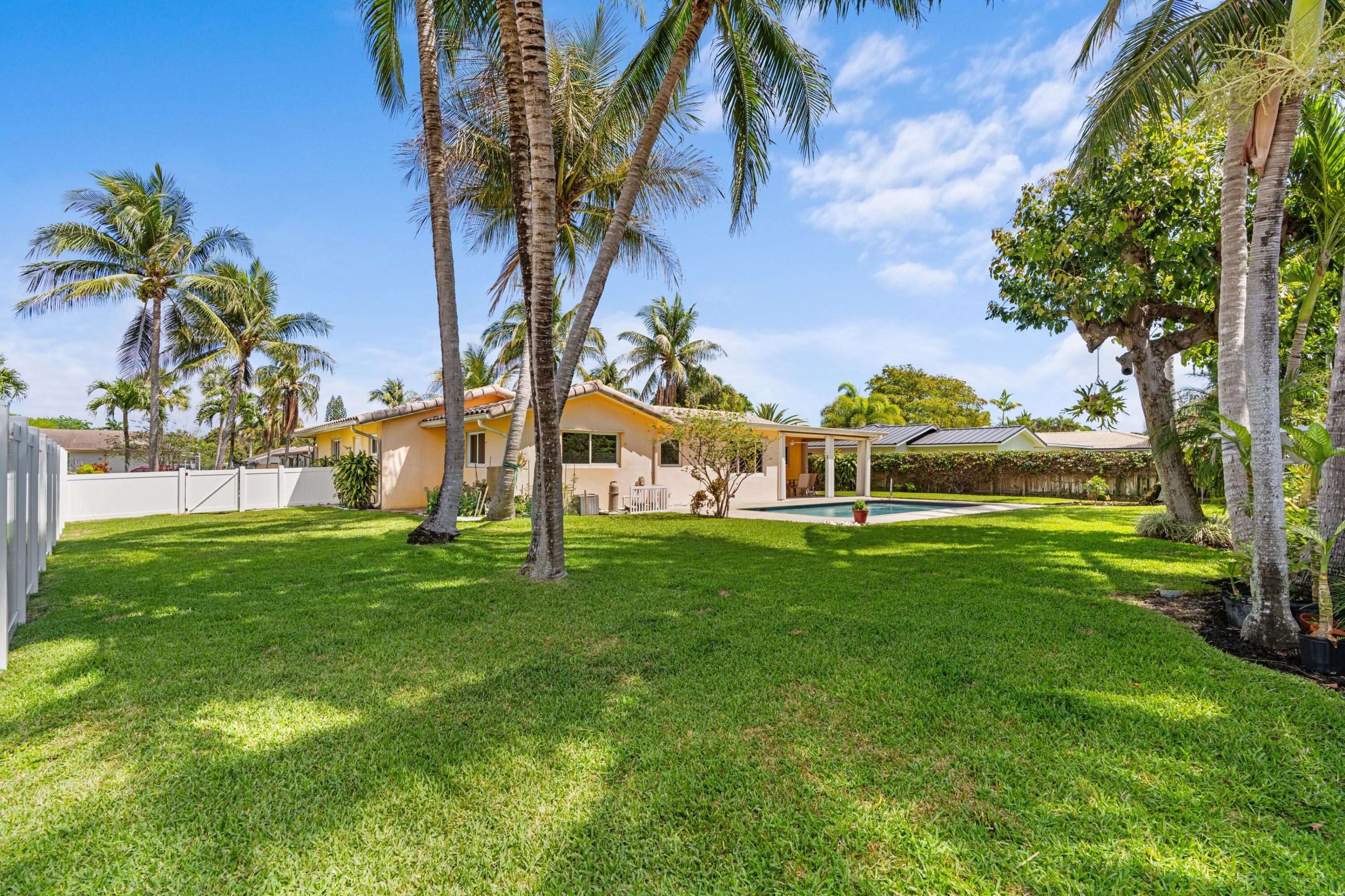 BOCA RATON SQUARE 16 - Residential