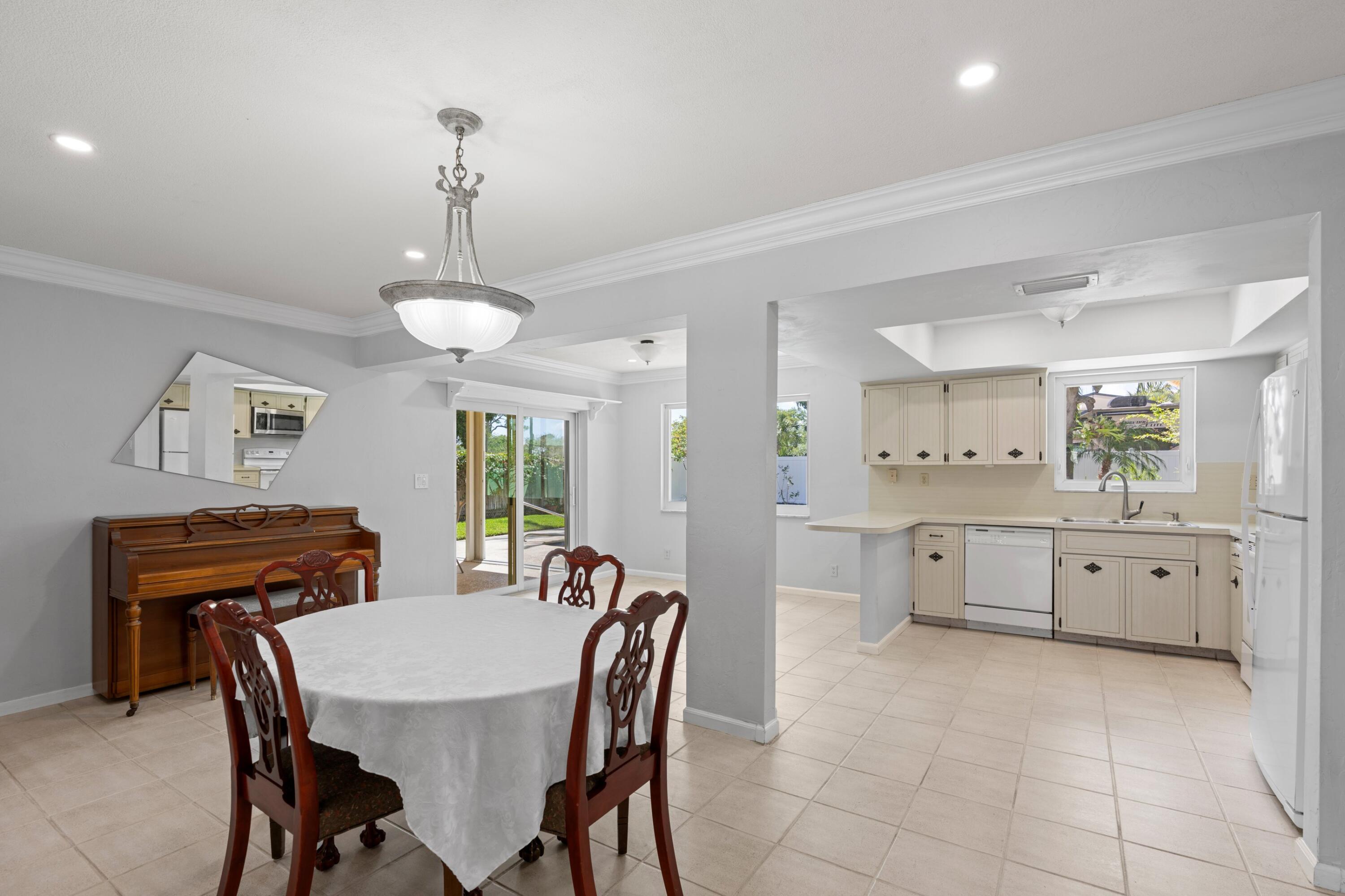 BOCA RATON SQUARE 16 - Residential