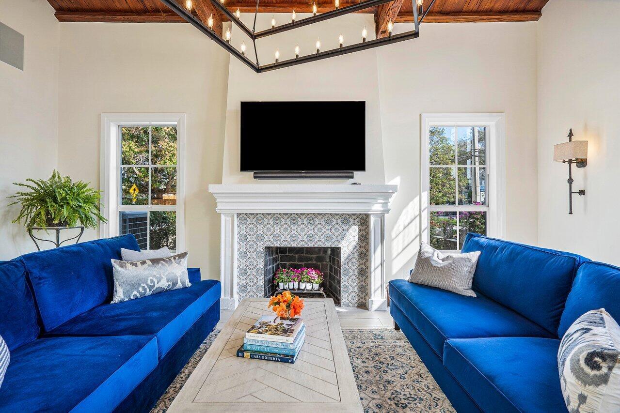 DELRAY TOWN OF (DOWNTOWN - Residential