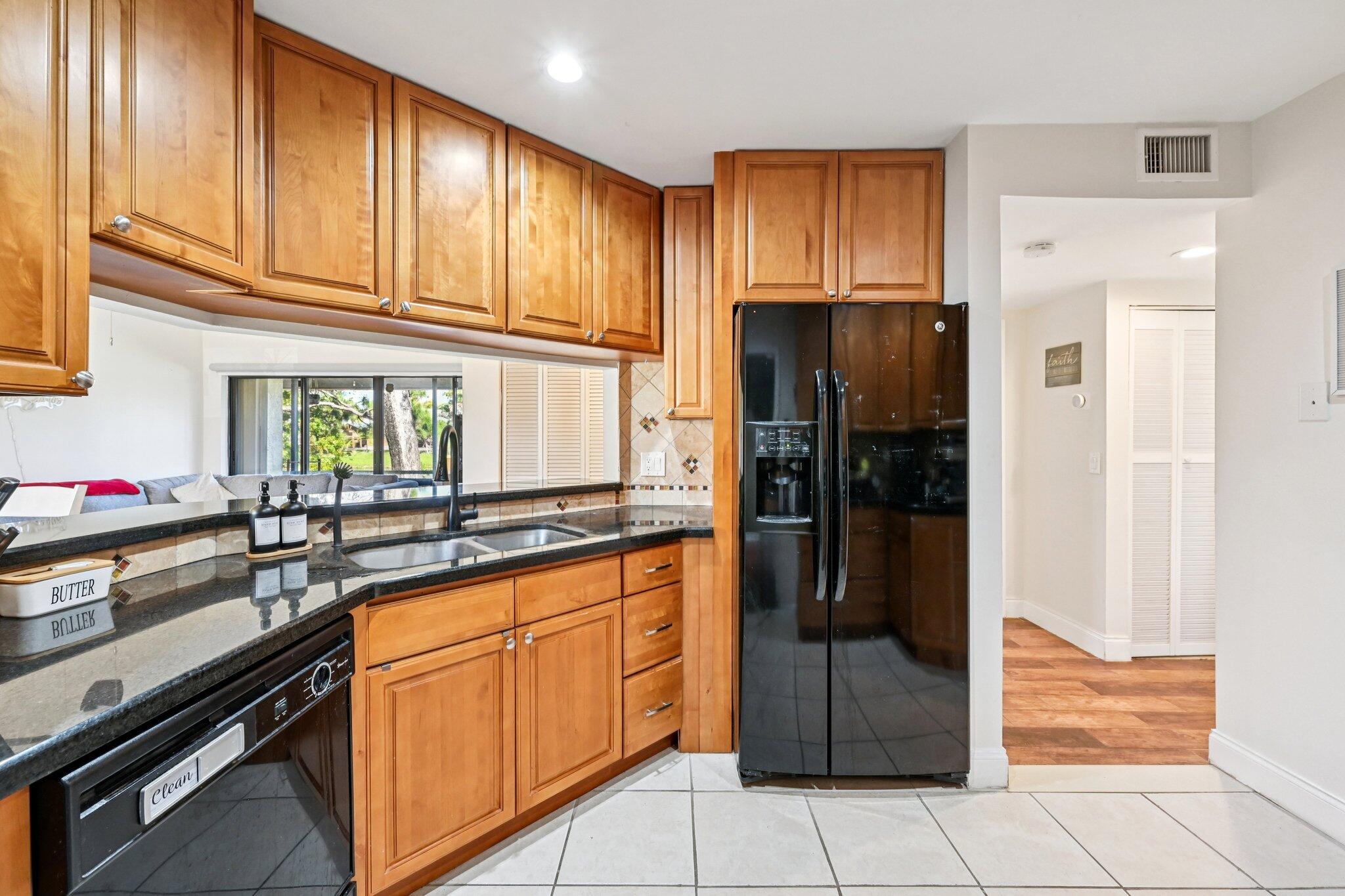 SOUTH LAKE CONDO - Residential