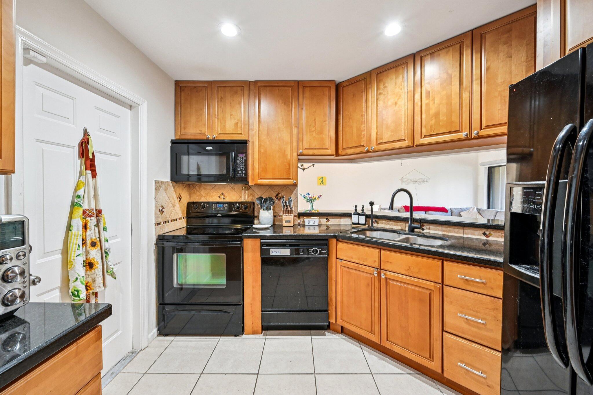 SOUTH LAKE CONDO - Residential