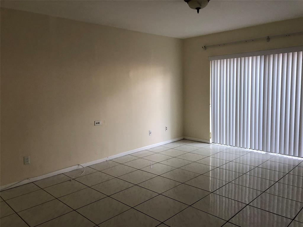 FLAMINGO VILLAS - Residential Lease