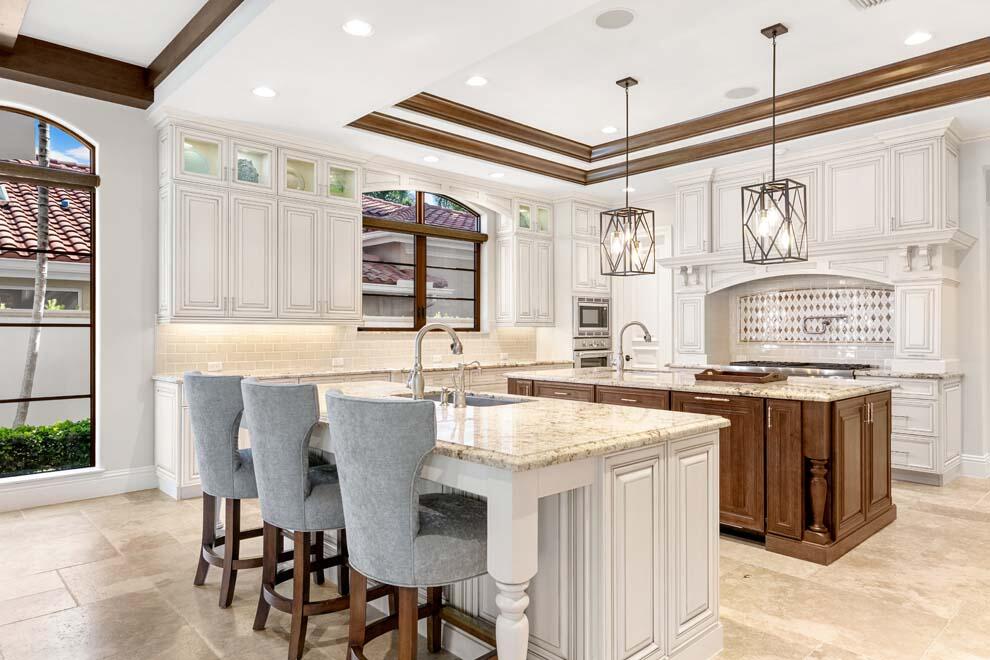 ROYAL PALM YACHT & COUNTRY CLUB - Residential