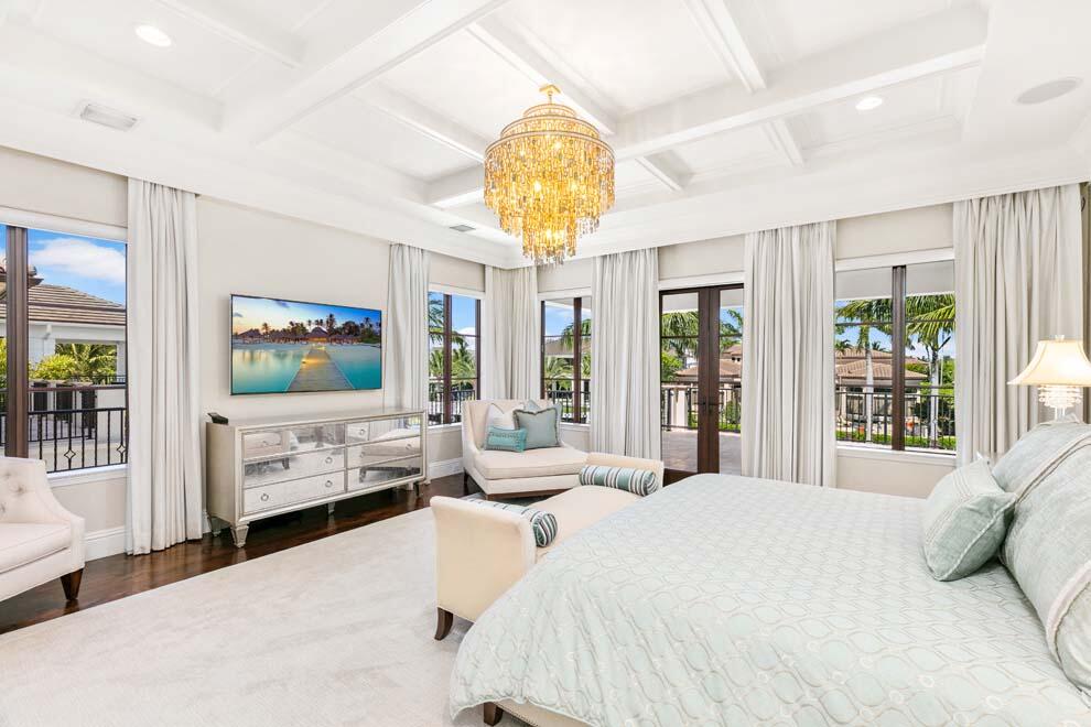 ROYAL PALM YACHT & COUNTRY CLUB - Residential