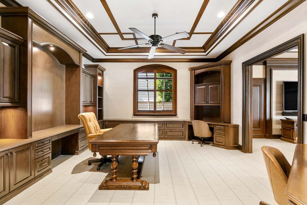 ROYAL PALM YACHT & COUNTRY CLUB - Residential