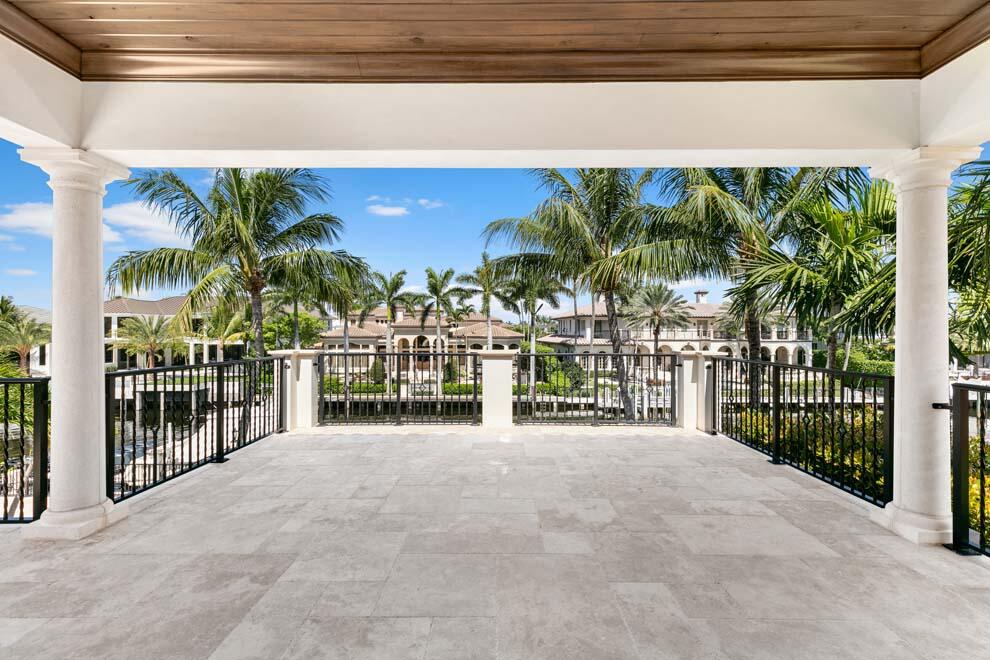 ROYAL PALM YACHT & COUNTRY CLUB - Residential