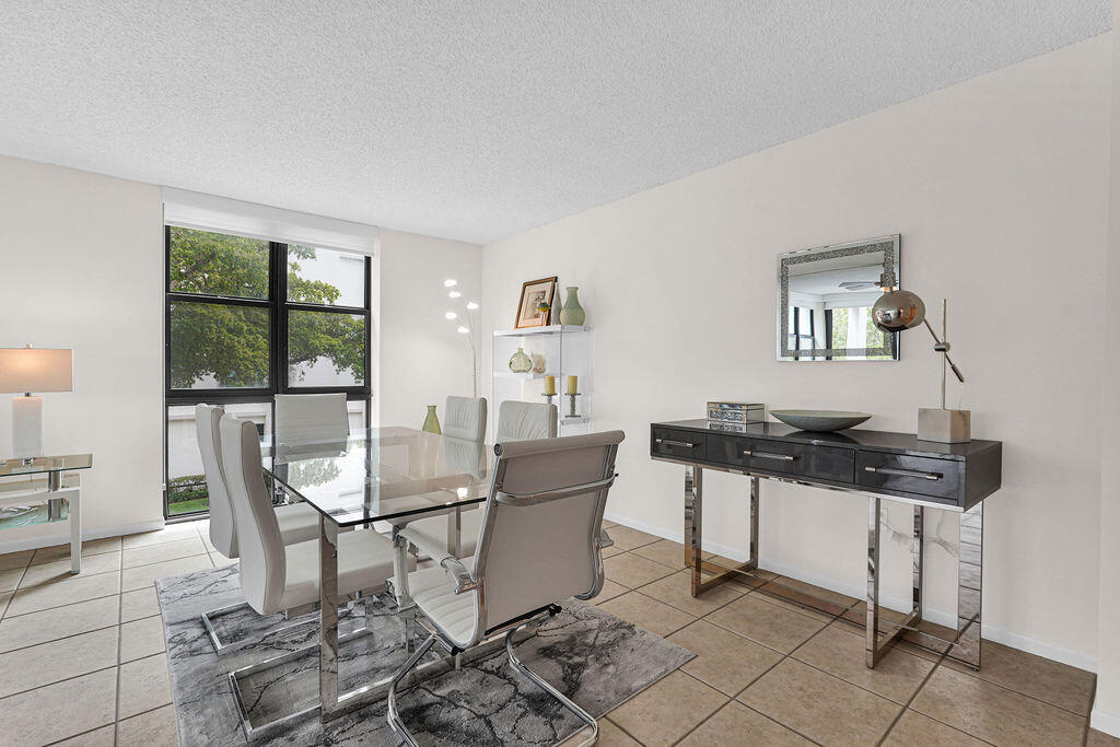 RIVER REACH CONDOMINIUM III - Residential