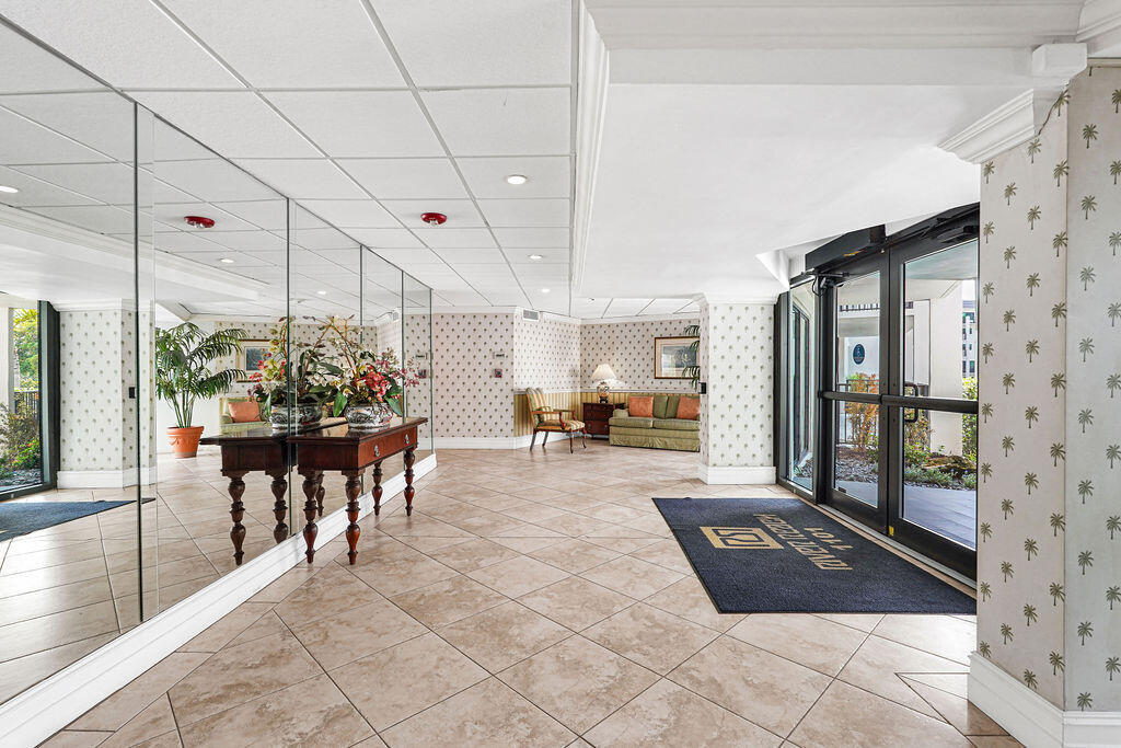 RIVER REACH CONDOMINIUM III - Residential