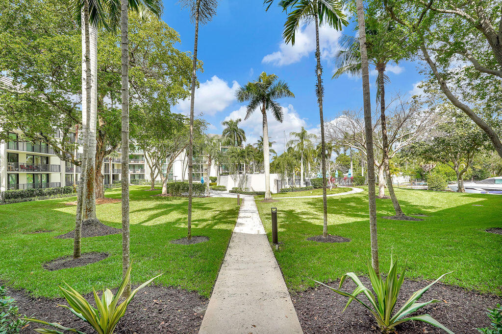 RIVER REACH CONDOMINIUM III - Residential