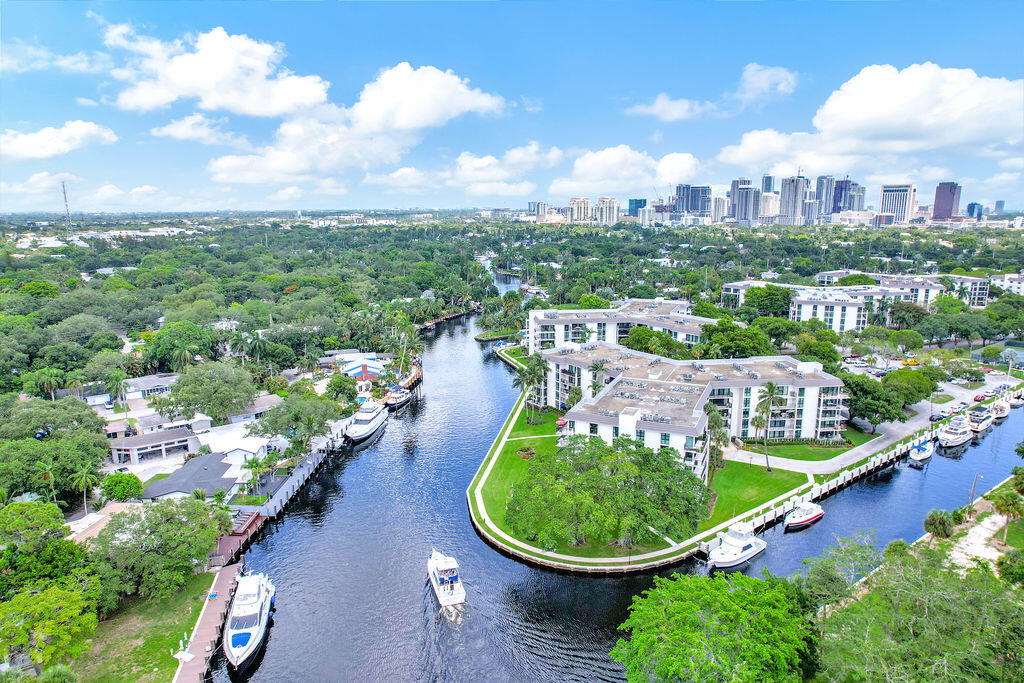 RIVER REACH CONDOMINIUM III - Residential