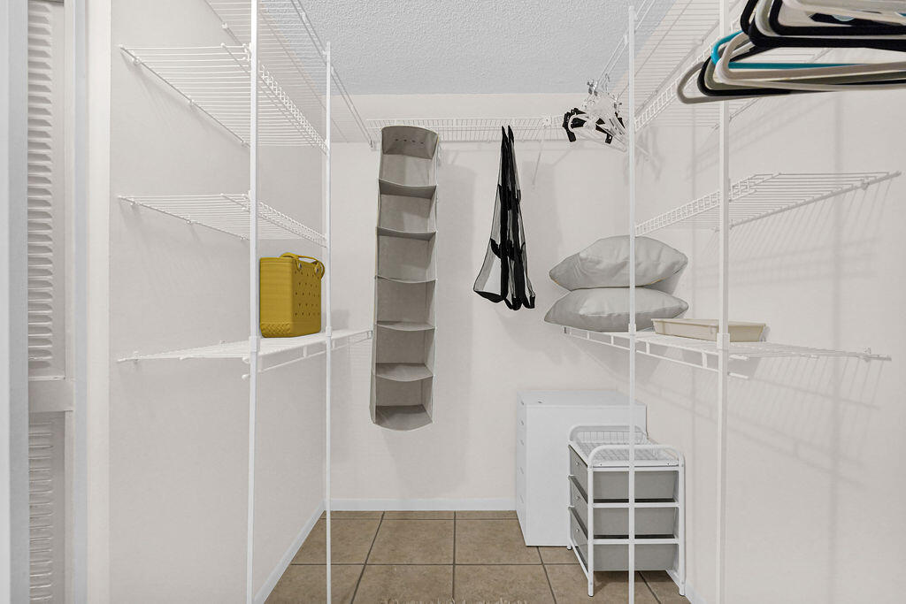 RIVER REACH CONDOMINIUM III - Residential