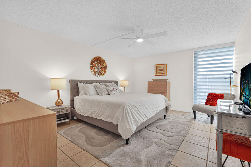 RIVER REACH CONDOMINIUM III - Residential