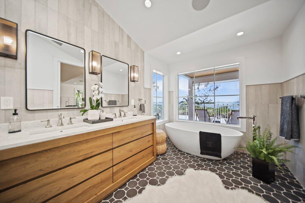 Sewalls Point - Residential