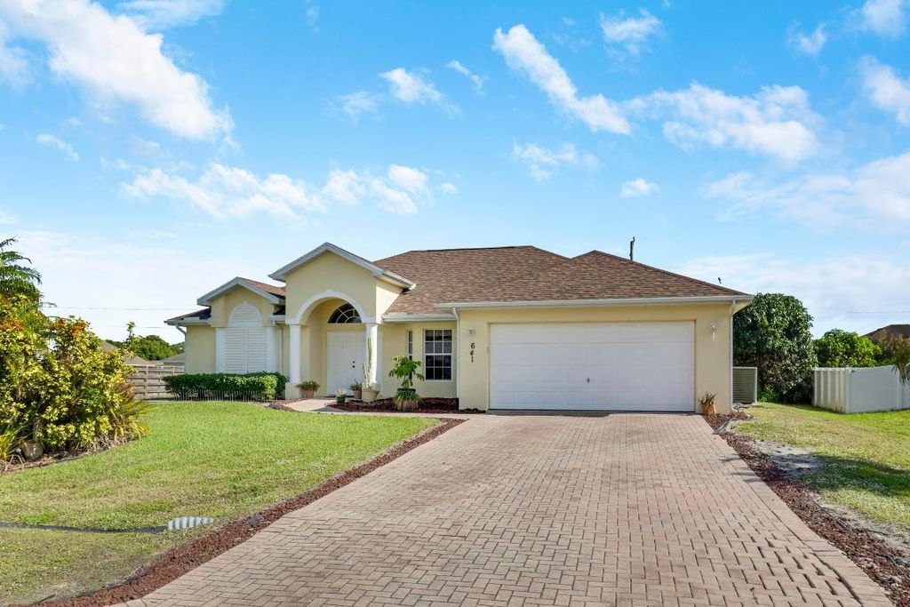 Photo of 641 SW Lindsay Street, Port Saint Lucie, FL 34953 (MLS # R11147928)