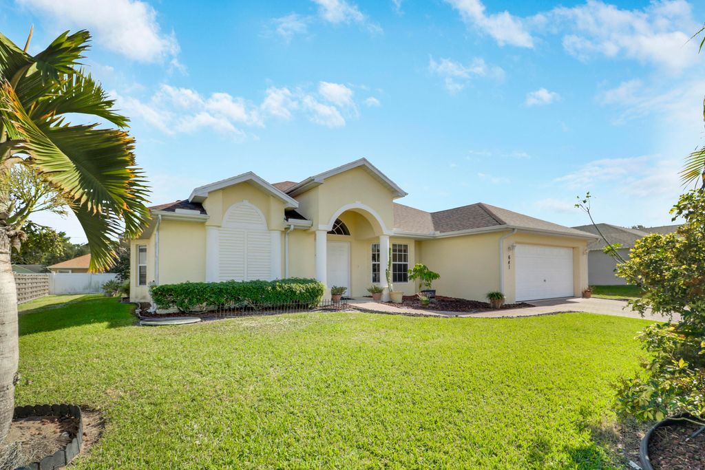 Photo of 641 SW Lindsay Street, Port Saint Lucie, FL 34953 (MLS # R11147928)