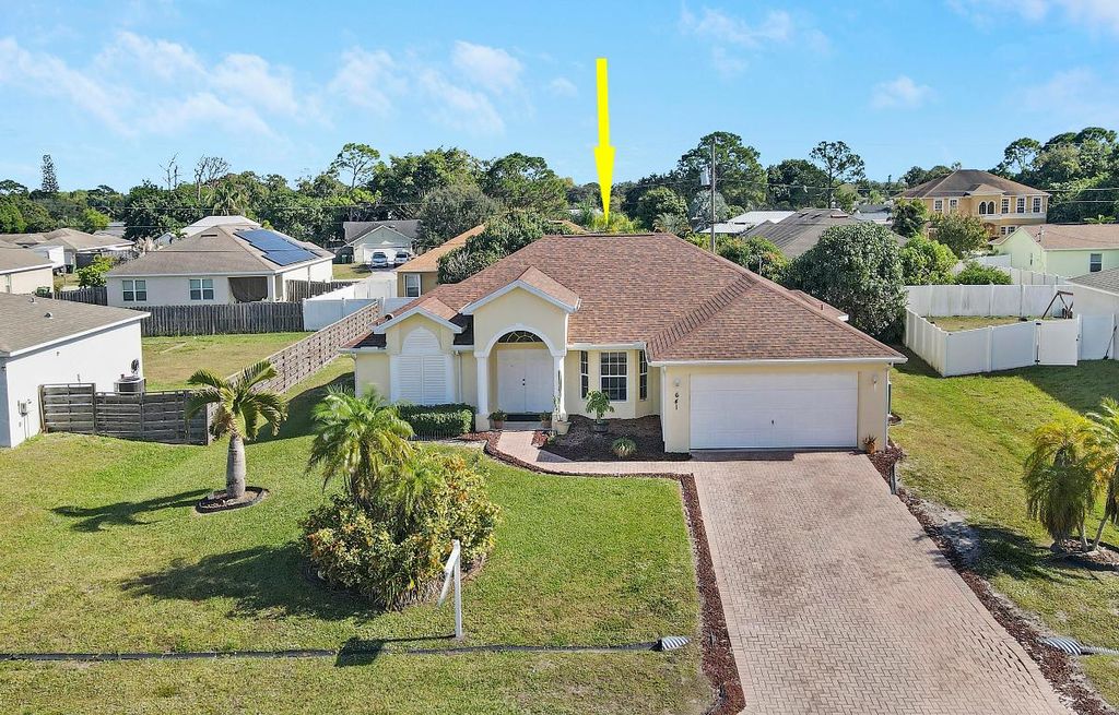 Photo of 641 SW Lindsay Street, Port Saint Lucie, FL 34953 (MLS # R11147928)