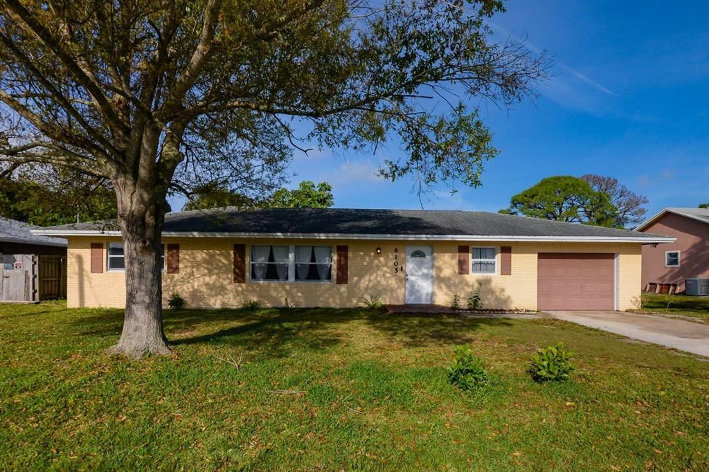 Photo of 6105 Raintree Trail, Fort Pierce, FL 34982 (MLS # R10784383)