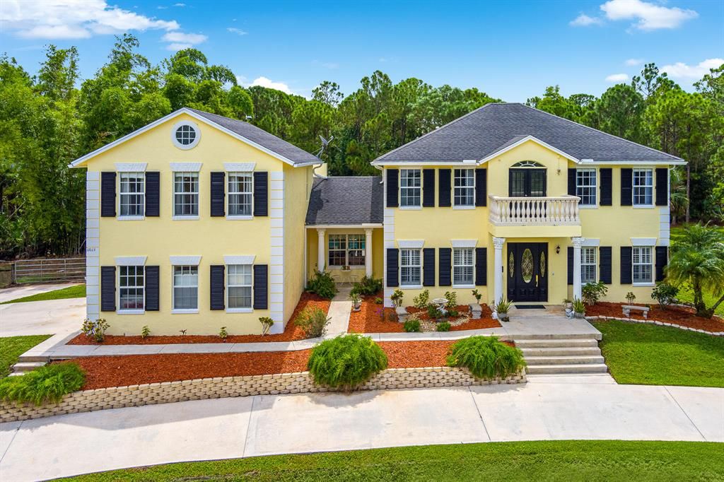 Photo of 11013 SW Redwing Drive, Stuart, FL 34997 (MLS # R10741862)