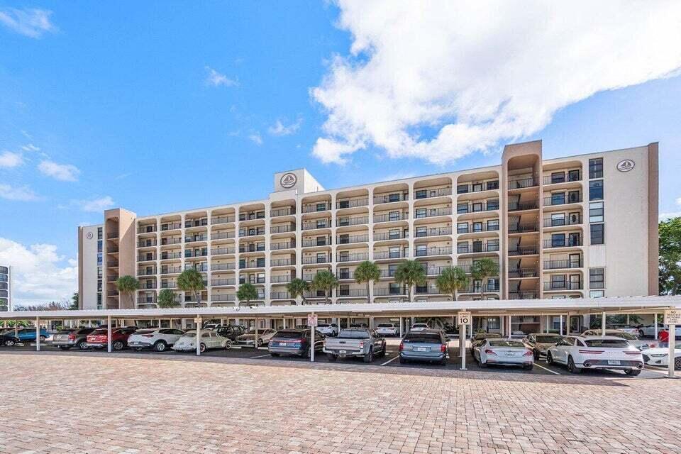 1631 Riverview Road 606