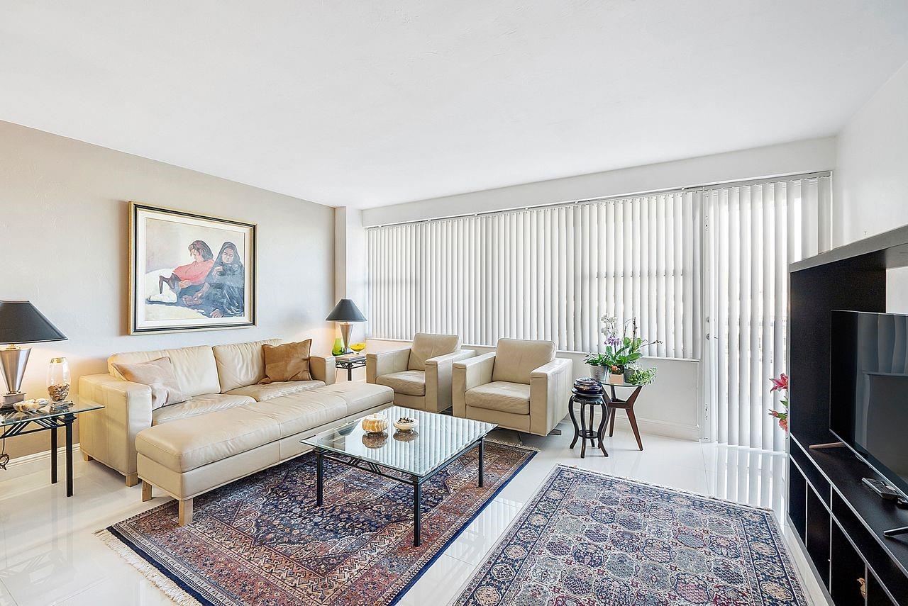 Coral Ridge Towers East - Residential