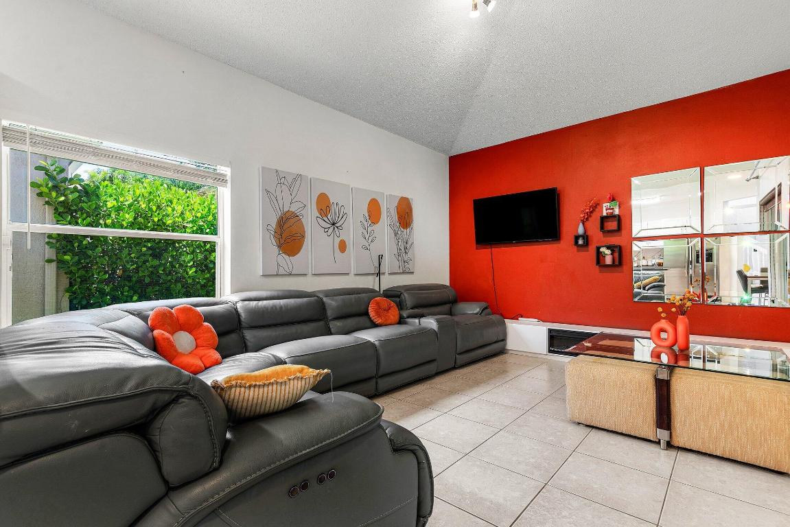 COCOBAY - Residential