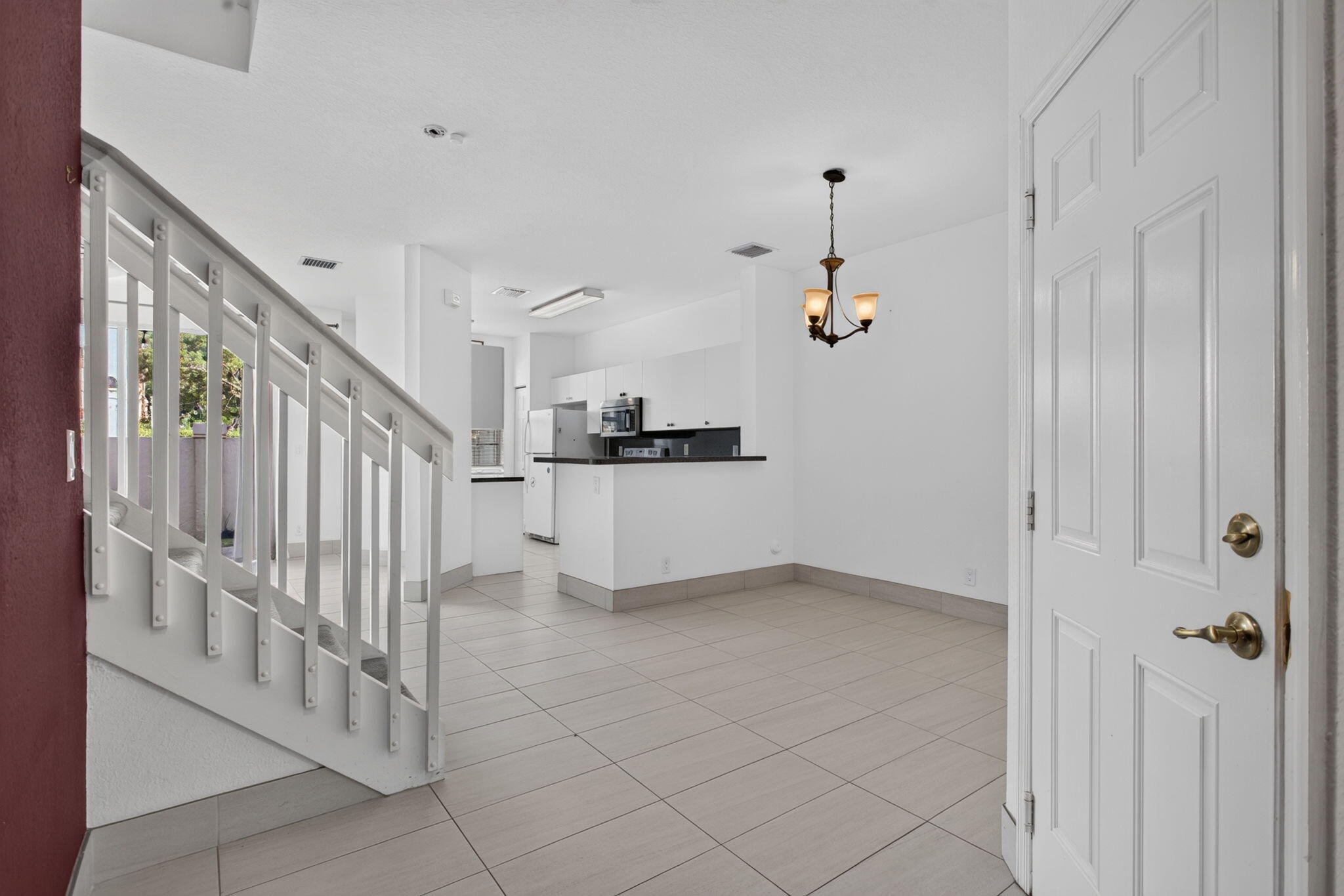 4040 NW 90TH Way