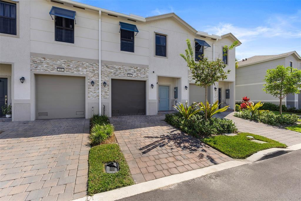 HIGHLAND OAKS - Residential