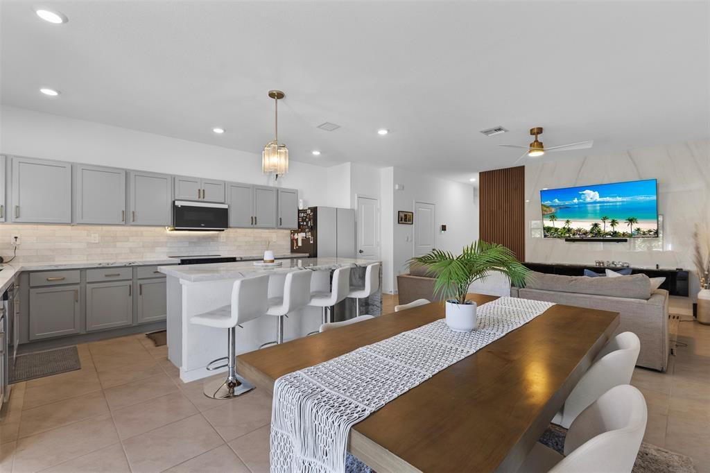 HIGHLAND OAKS - Residential
