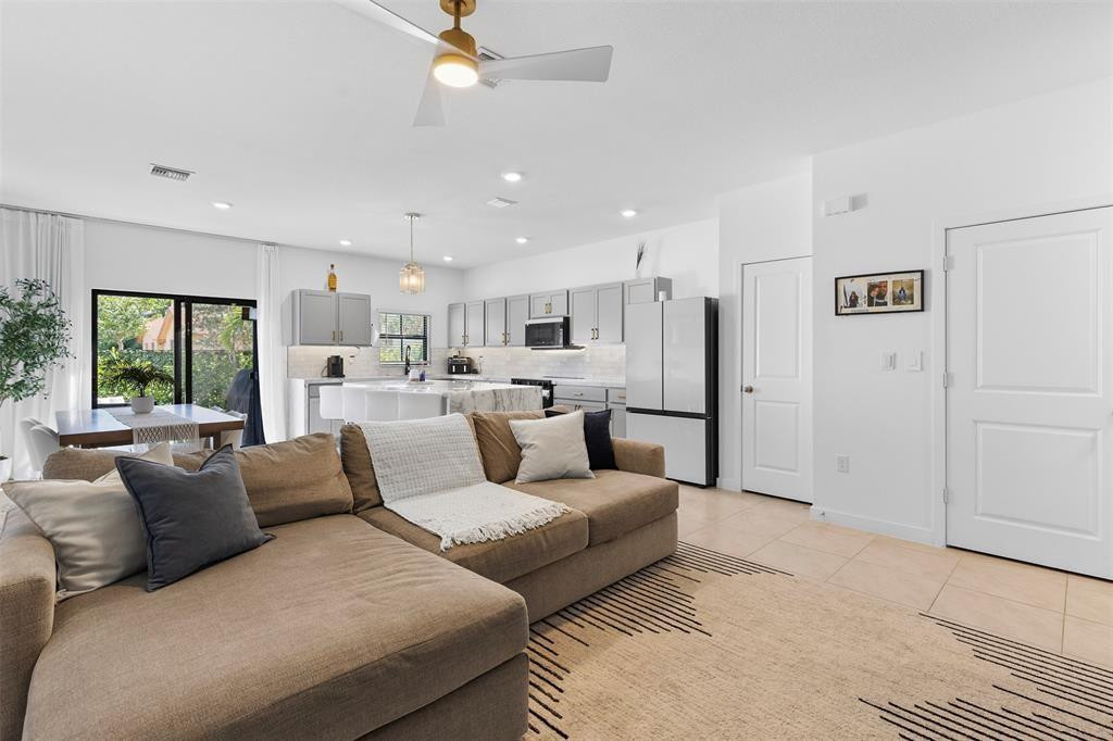 HIGHLAND OAKS - Residential